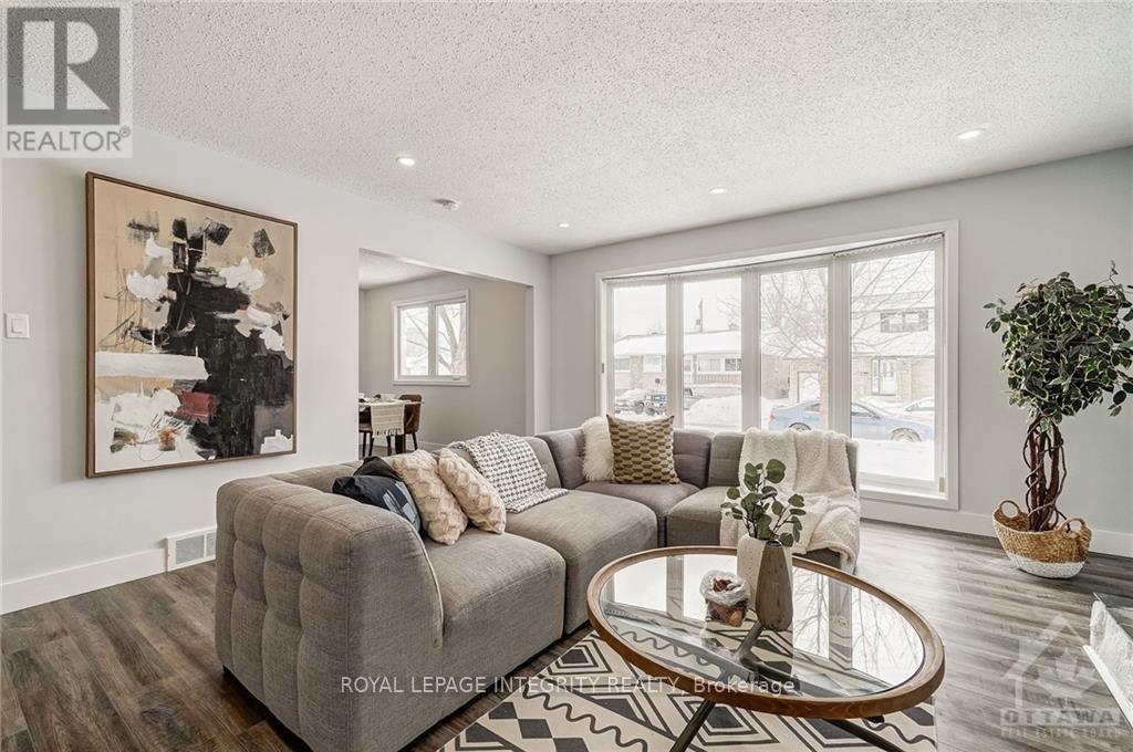A - 2636 HICKSON CRESCENT, Ottawa, Ontario, K2H6Y6 — Photo 2