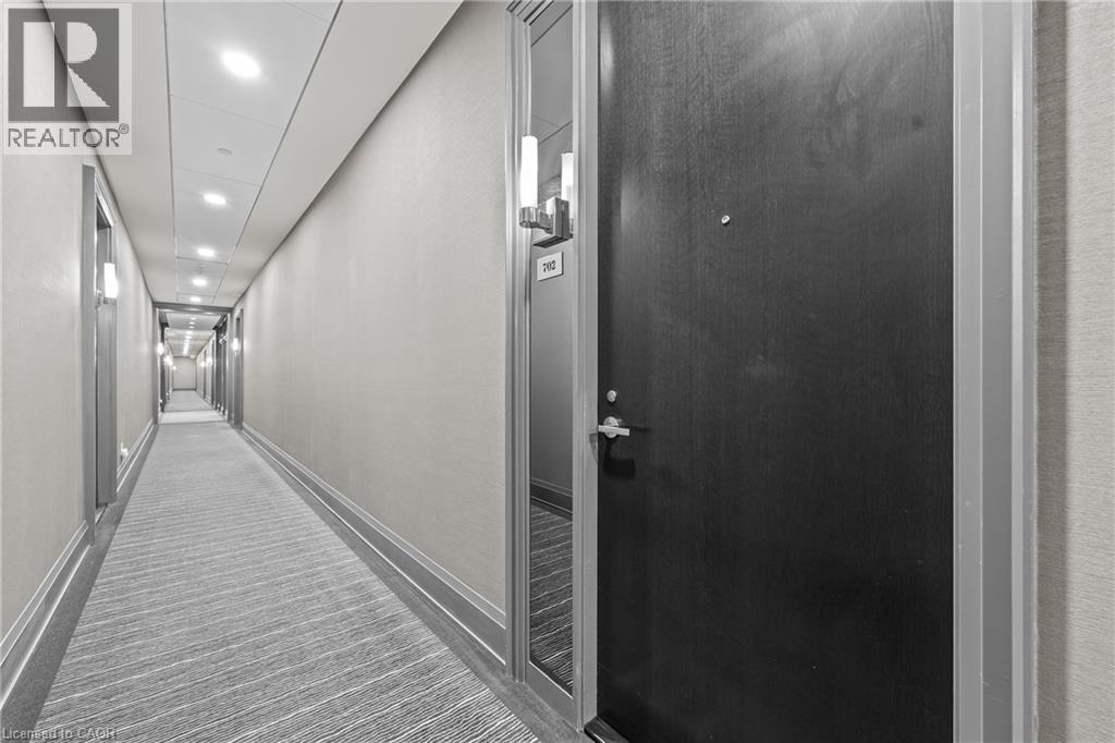 11 BRONTE Road Unit# 702, Oakville, Ontario, L6L0E1 — Photo 4