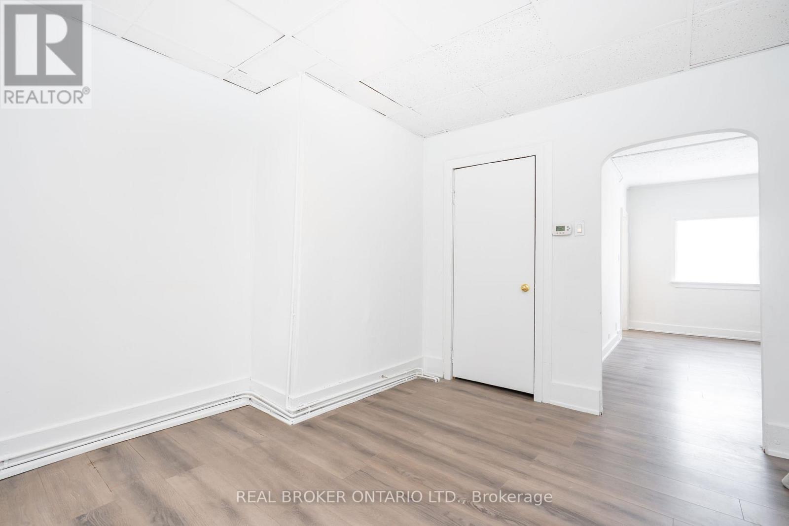 36 & 38 BRUCE STREET, Oshawa (Central), Ontario, L1H1P7 — Photo 2