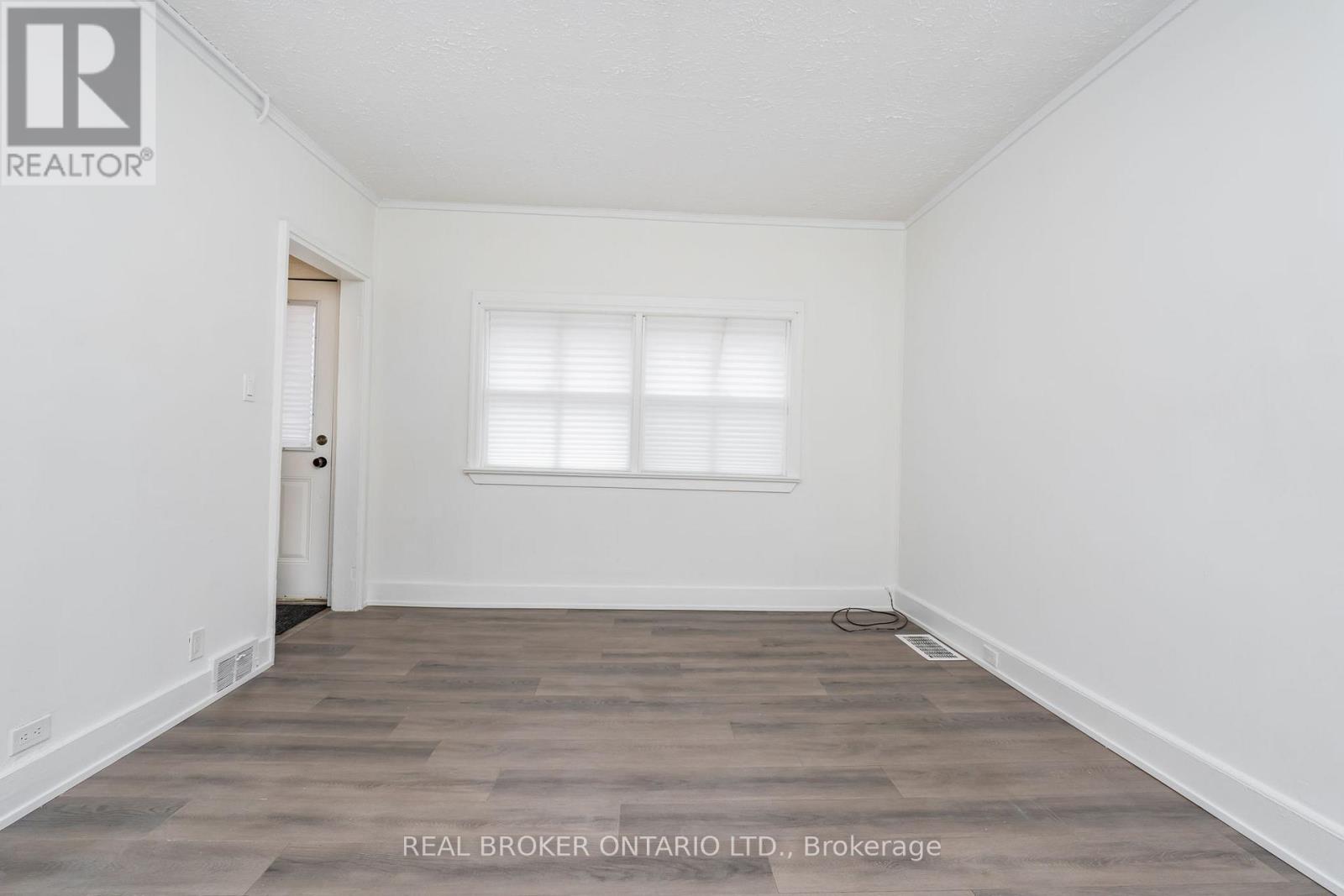 36 & 38 BRUCE STREET, Oshawa (Central), Ontario, L1H1P7 — Photo 4