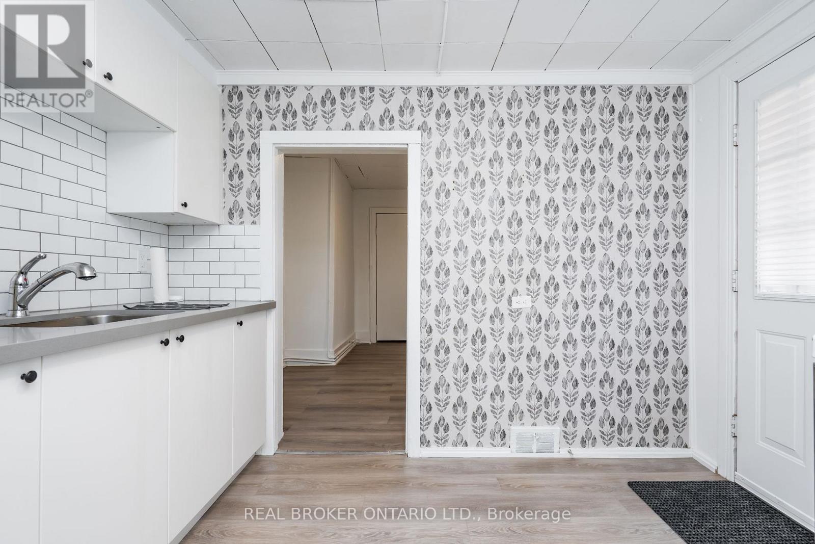 36 & 38 BRUCE STREET, Oshawa (Central), Ontario, L1H1P7 — Photo 5