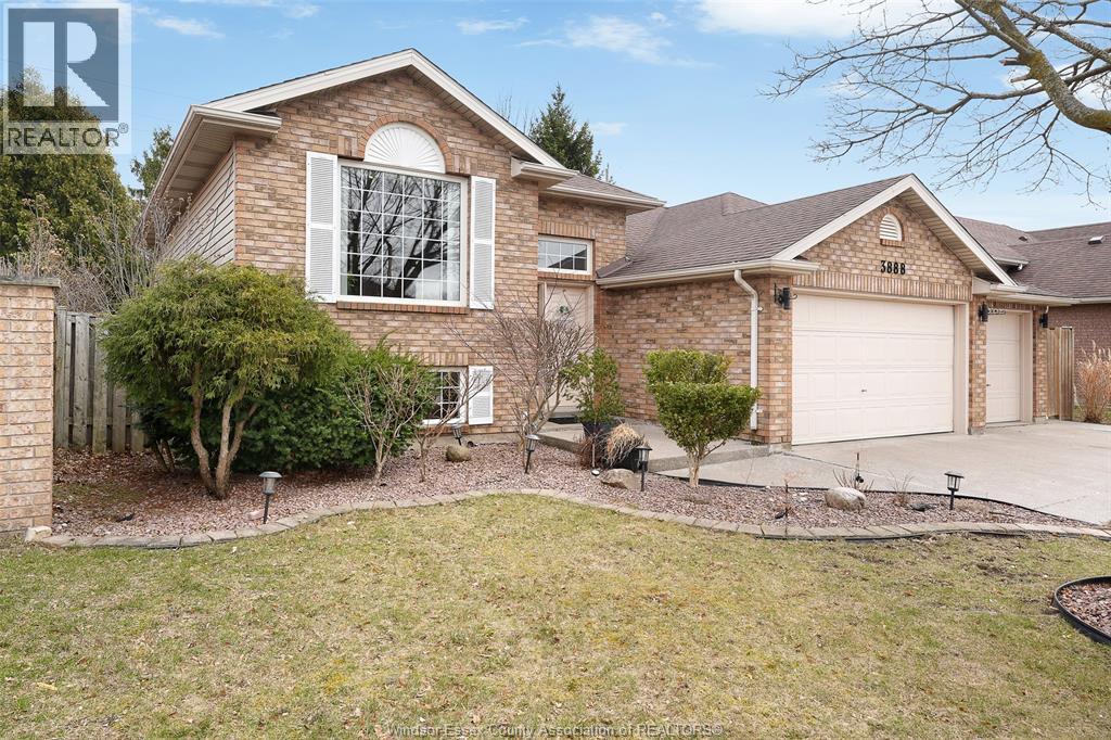 3888 ARISTOTLE CRESCENT, Windsor, Ontario, N9G2N9 — Photo 2