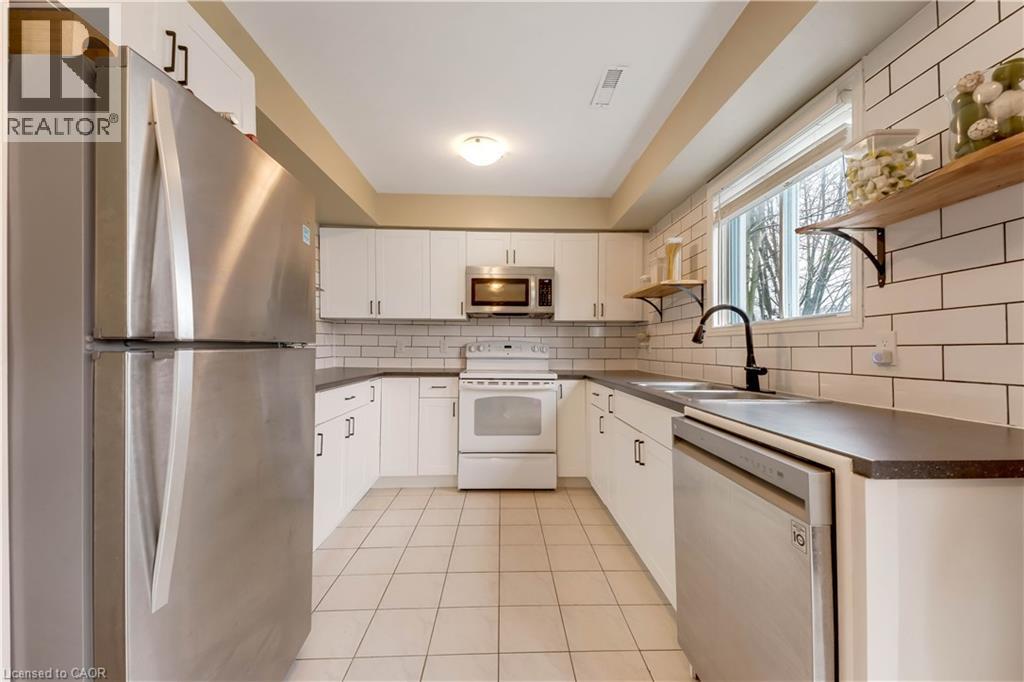 99 CANROBERT Street, Woodstock, Ontario, N4S8X5 — Photo 6