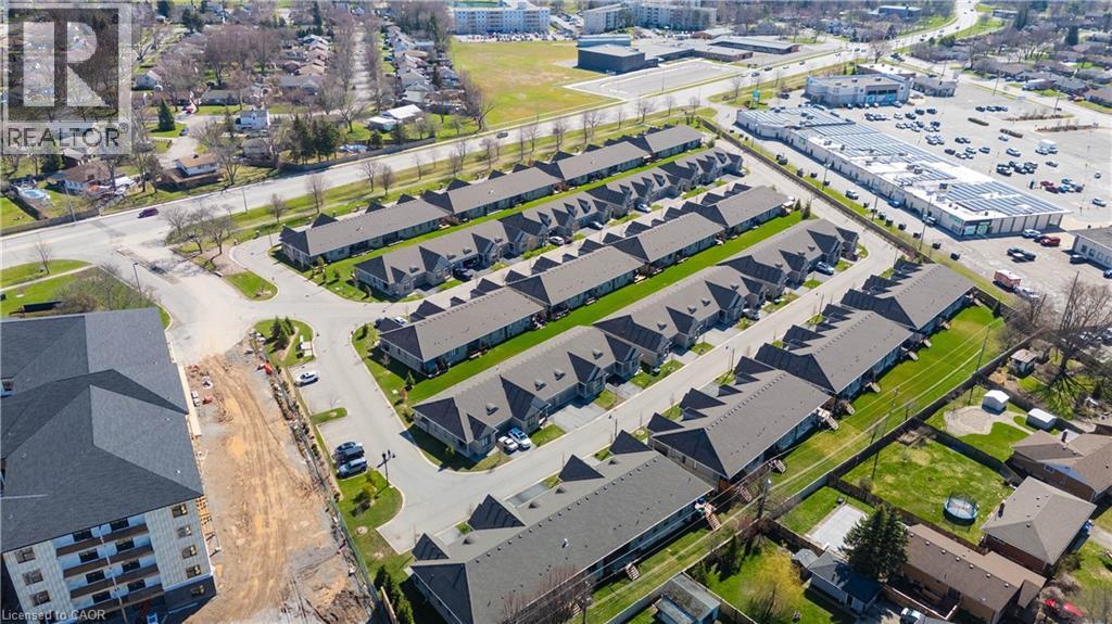 18 BORDEN Trail, Welland, Ontario, L3C0H1 — Photo 7