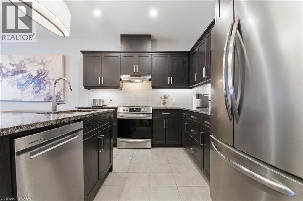 18 BORDEN Trail, Welland, Ontario, L3C0H1 — Photo 9