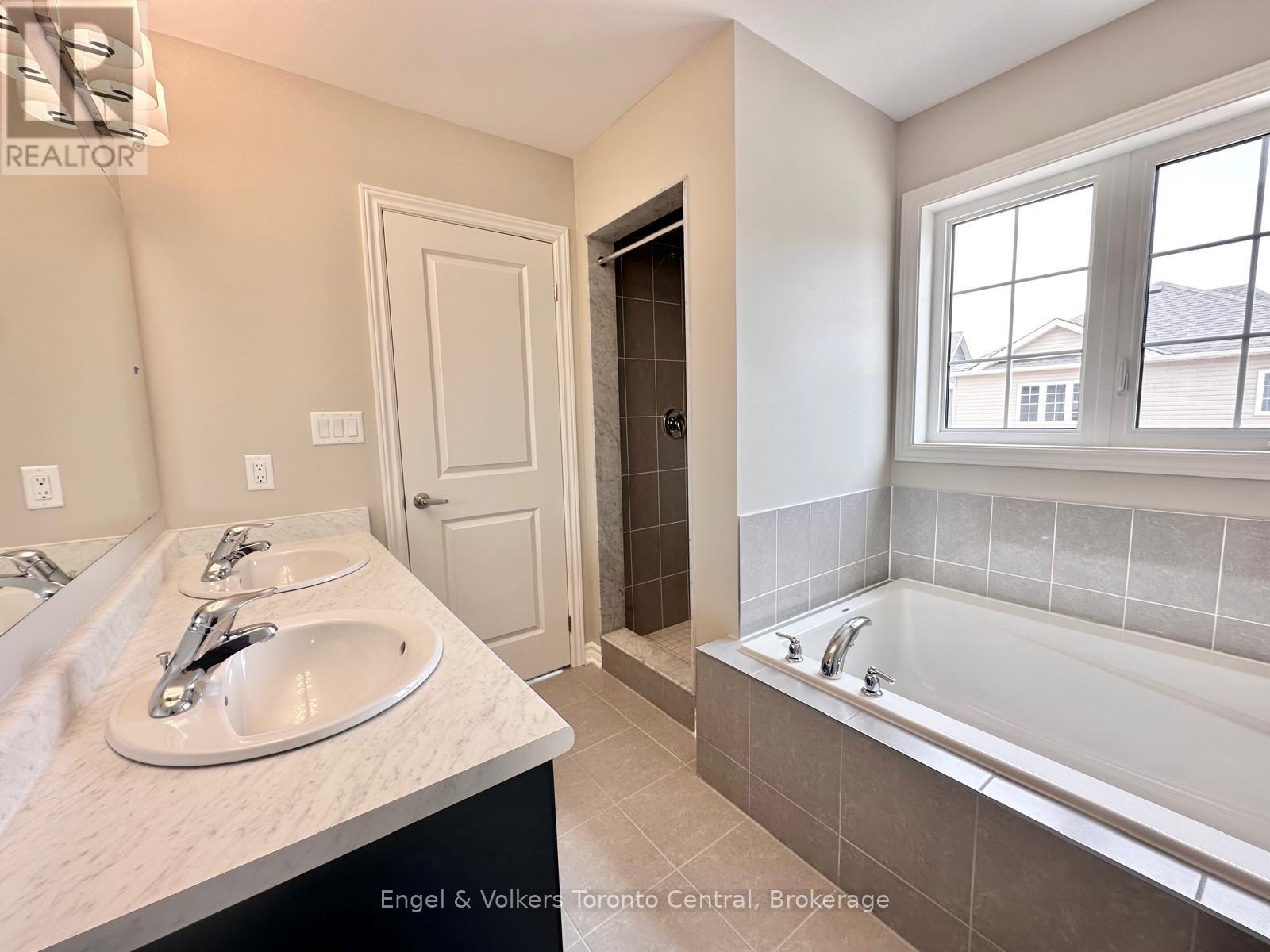 209 CLIPPER DRIVE, Clearview (Stayner), Ontario, L0M1S0 — Photo 17