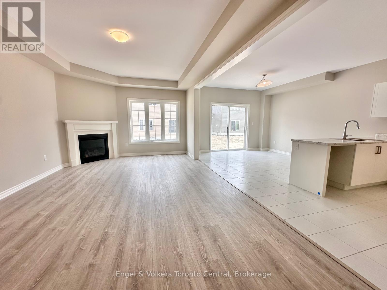 209 CLIPPER DRIVE, Clearview (Stayner), Ontario, L0M1S0 — Photo 4