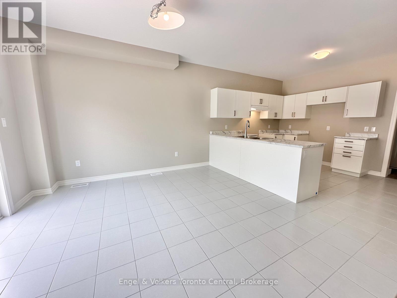 209 CLIPPER DRIVE, Clearview (Stayner), Ontario, L0M1S0 — Photo 6