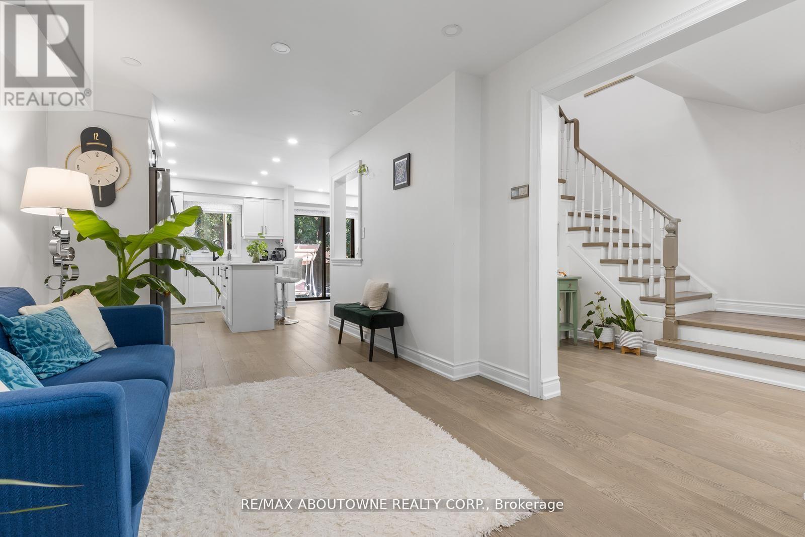 1118 AVONDALE DRIVE, Oakville (WC Wedgewood Creek), Ontario, L6H5L4 — Photo 8