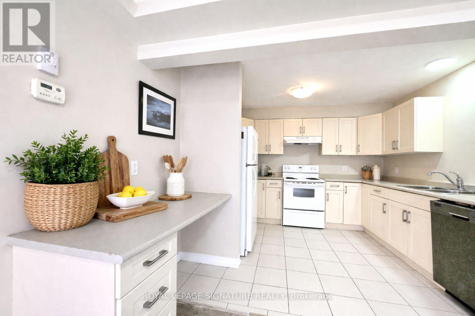 148 WINTERBERRY BOULEVARD, Thorold (Confederation Heights), Ontario, L2V0C1 — Photo 8