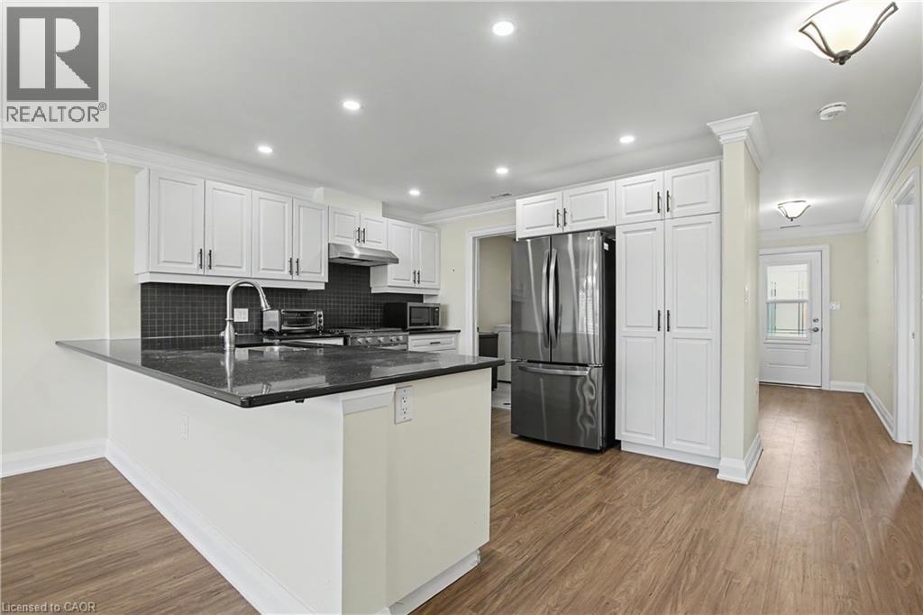 22 SISTER KERN Terrace, Hamilton, Ontario, L9B2M1 — Photo 13