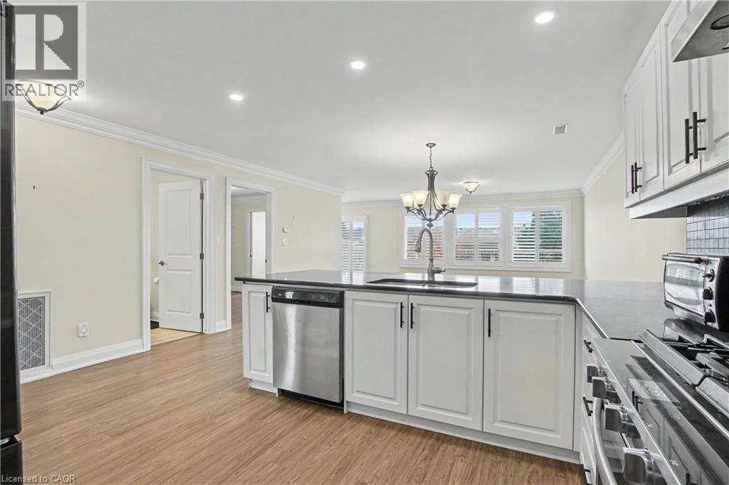 22 SISTER KERN Terrace, Hamilton, Ontario, L9B2M1 — Photo 14