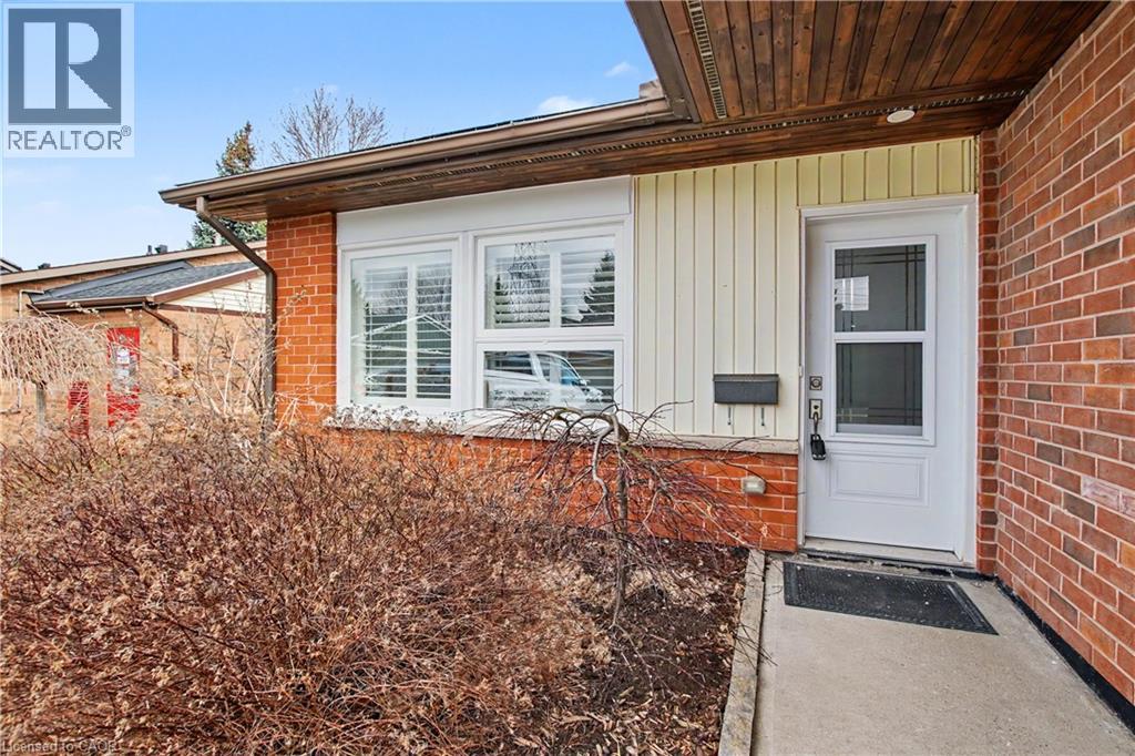22 SISTER KERN Terrace, Hamilton, Ontario, L9B2M1 — Photo 3