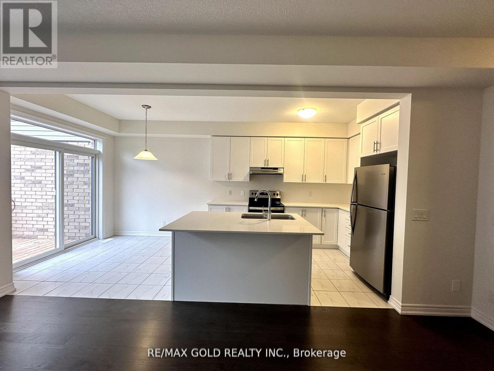 147 BROADACRE DRIVE, Kitchener, Ontario, N2R0S5 — Photo 3