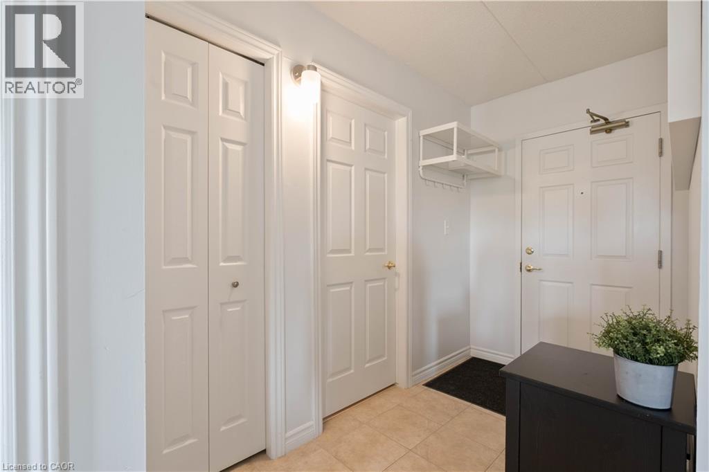 4450 FAIRVIEW Street Unit# 304, Burlington, Ontario, L7L7K7 — Photo 3