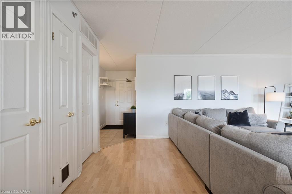 4450 FAIRVIEW Street Unit# 304, Burlington, Ontario, L7L7K7 — Photo 4