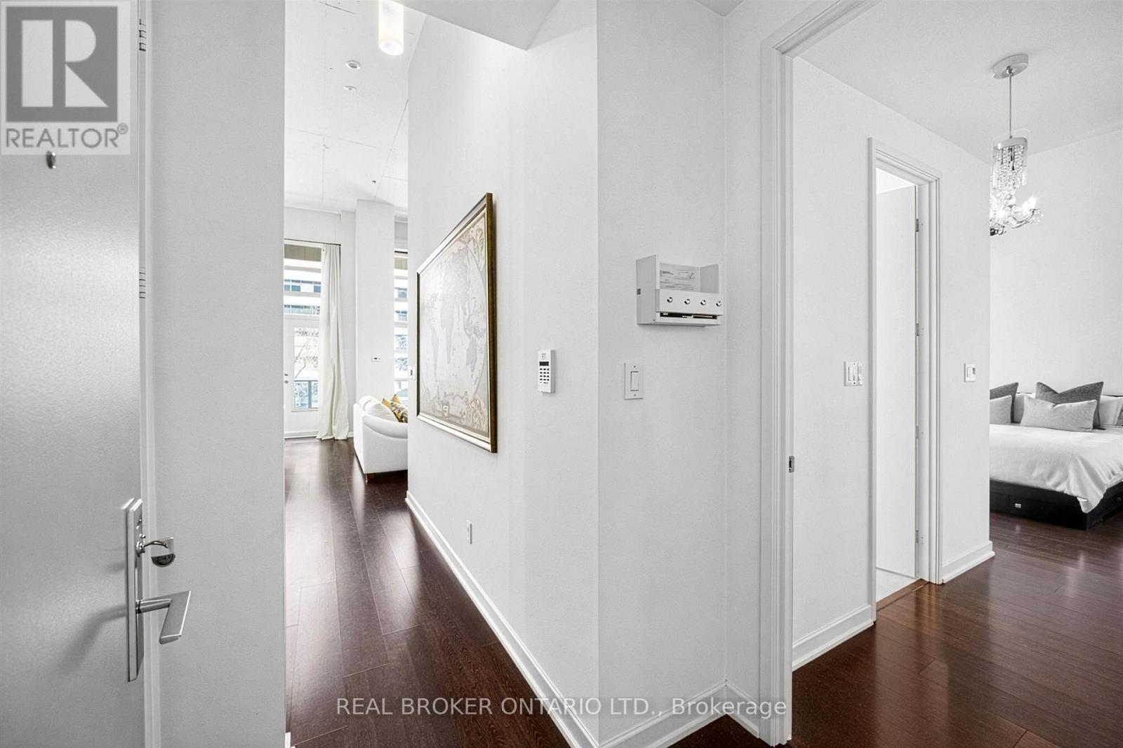 209 - 380 MACPHERSON AVENUE, Toronto (Casa Loma), Ontario, M4V3E3 — Photo 2