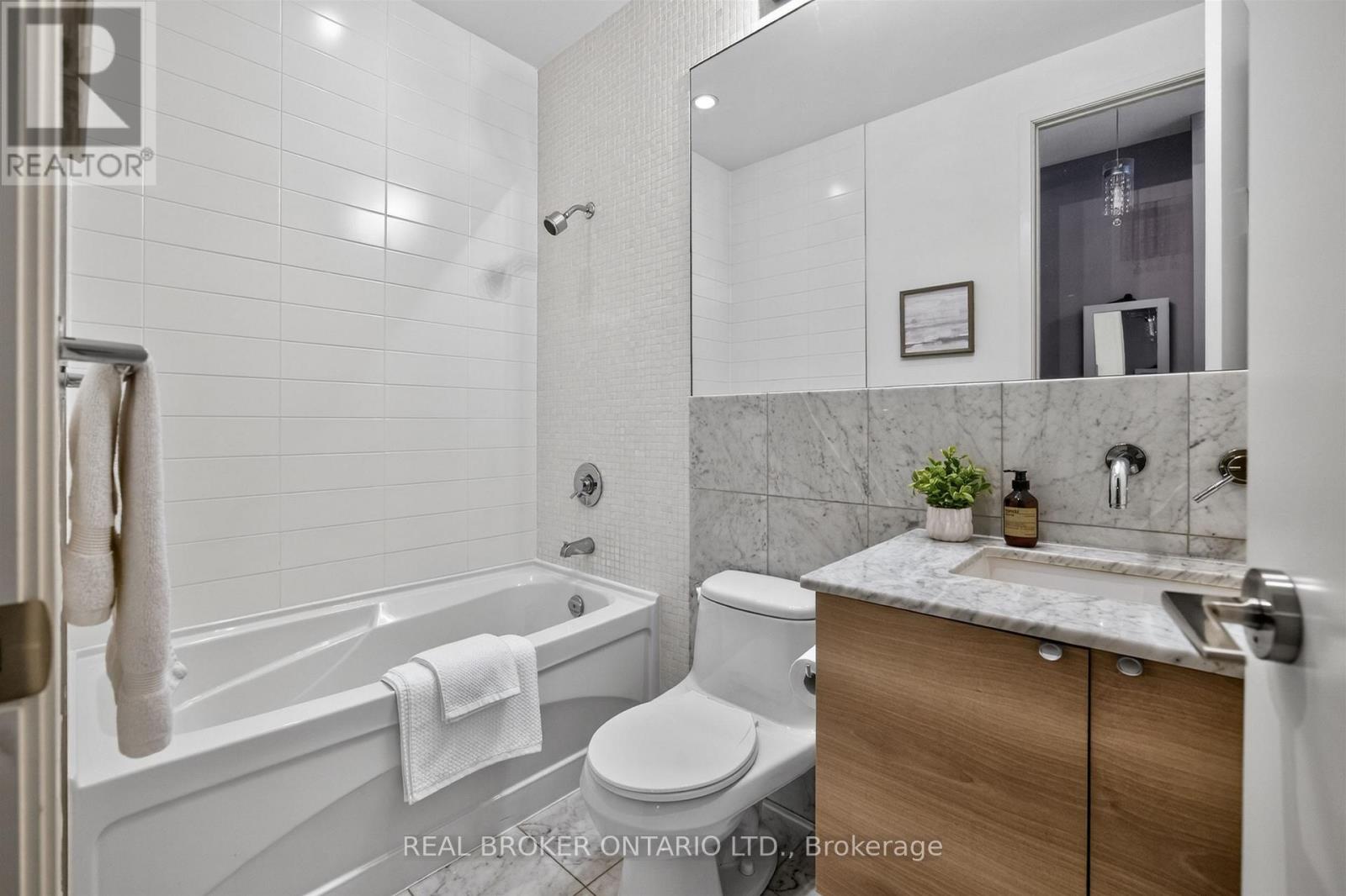 209 - 380 MACPHERSON AVENUE, Toronto (Casa Loma), Ontario, M4V3E3 — Photo 30