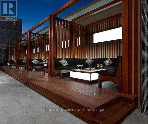 2512 - 300 FRONT STREET W, Toronto (Waterfront Communities), Ontario, M5V0E9 — Photo 2