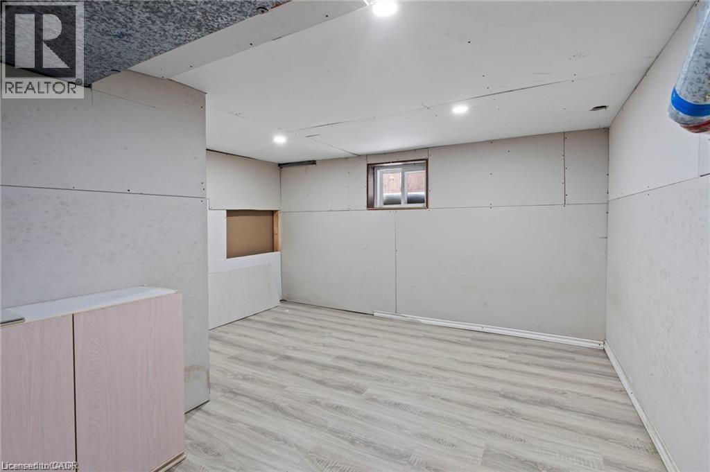 5292 BRIDGE Street, Niagara Falls, Ontario, L2E2T3 — Photo 11