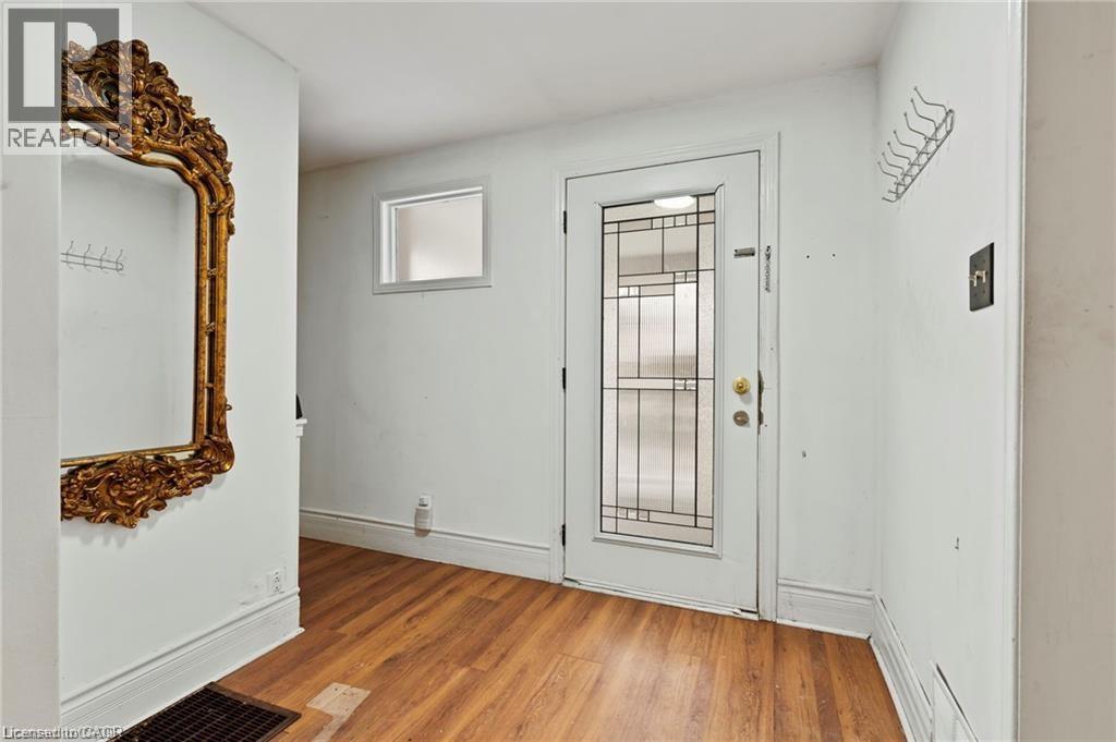 5292 BRIDGE Street, Niagara Falls, Ontario, L2E2T3 — Photo 2