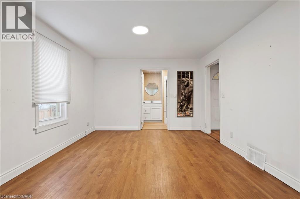 5292 BRIDGE Street, Niagara Falls, Ontario, L2E2T3 — Photo 4