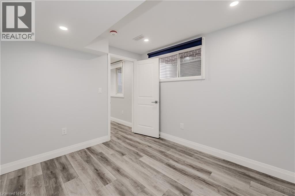 119 MONARCH WOODS Drive, Kitchener, Ontario, N2P0K2 — Photo 44