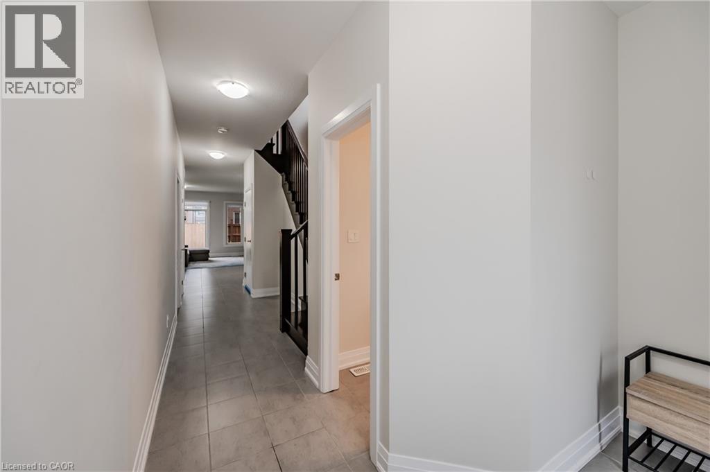 119 MONARCH WOODS Drive, Kitchener, Ontario, N2P0K2 — Photo 7