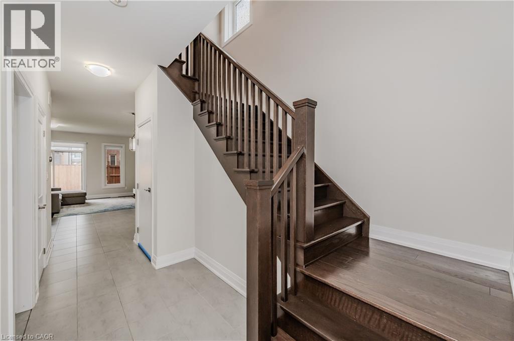 119 MONARCH WOODS Drive, Kitchener, Ontario, N2P0K2 — Photo 8