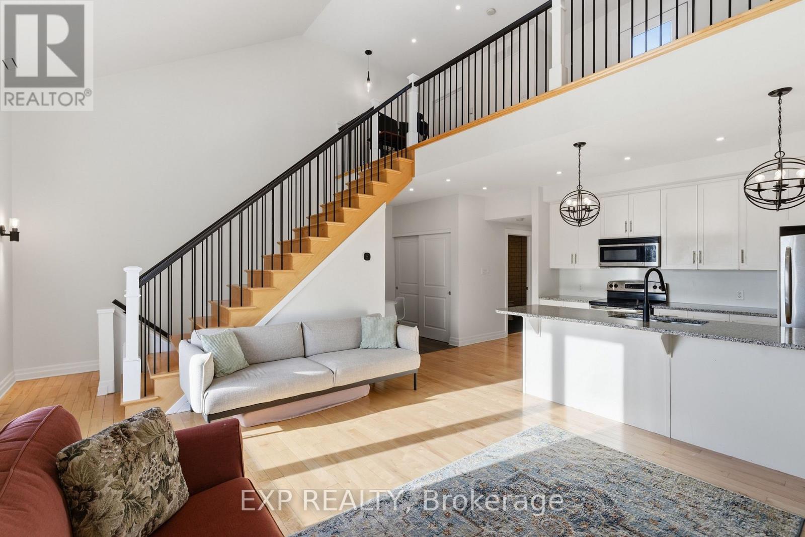 28 MEACH PRIVATE, Ottawa, Ontario, K2S0T8 — Photo 2