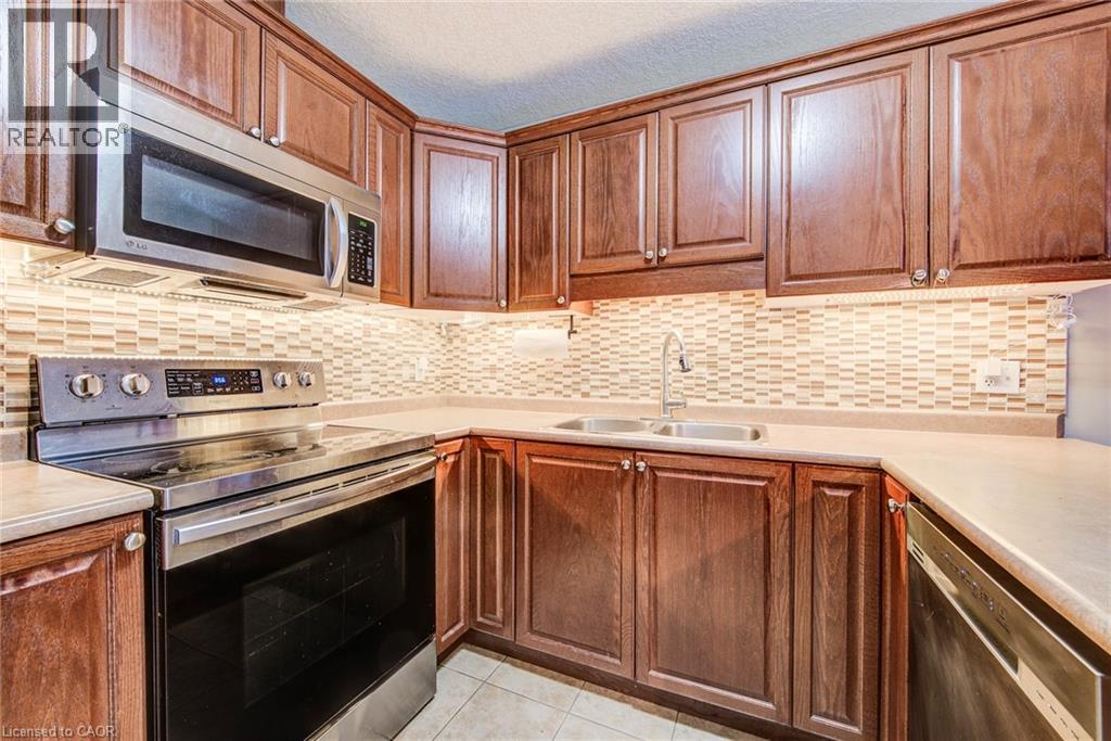 972 STRASBURG Road Unit# 10, Kitchener, Ontario, N2E2K4 — Photo 9