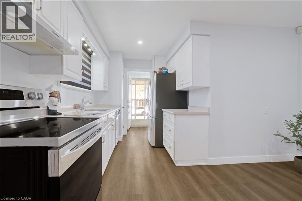 60 LYSANDA Avenue, London, Ontario, N5Z4L3 — Photo 11