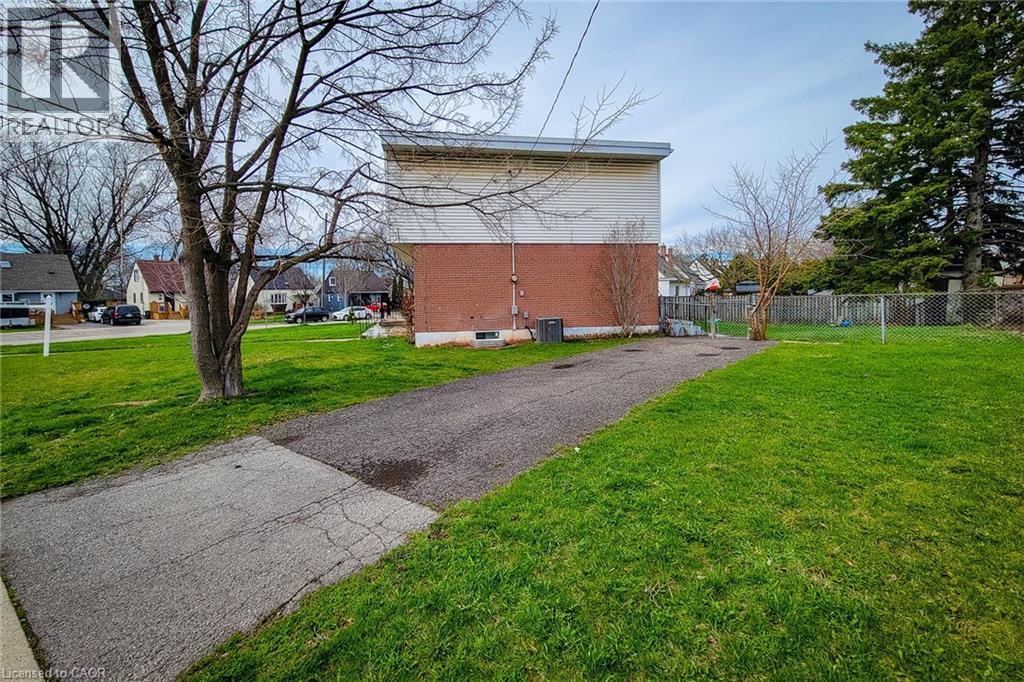 5 MARTHA Street, Hamilton, Ontario, L8H2B8 — Photo 4