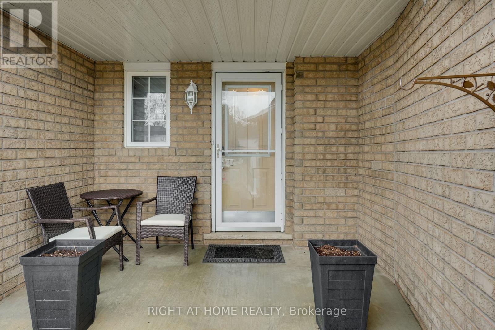 22 SUNSET PLACE, Barrie (Holly), Ontario, L4N0T7 — Photo 3