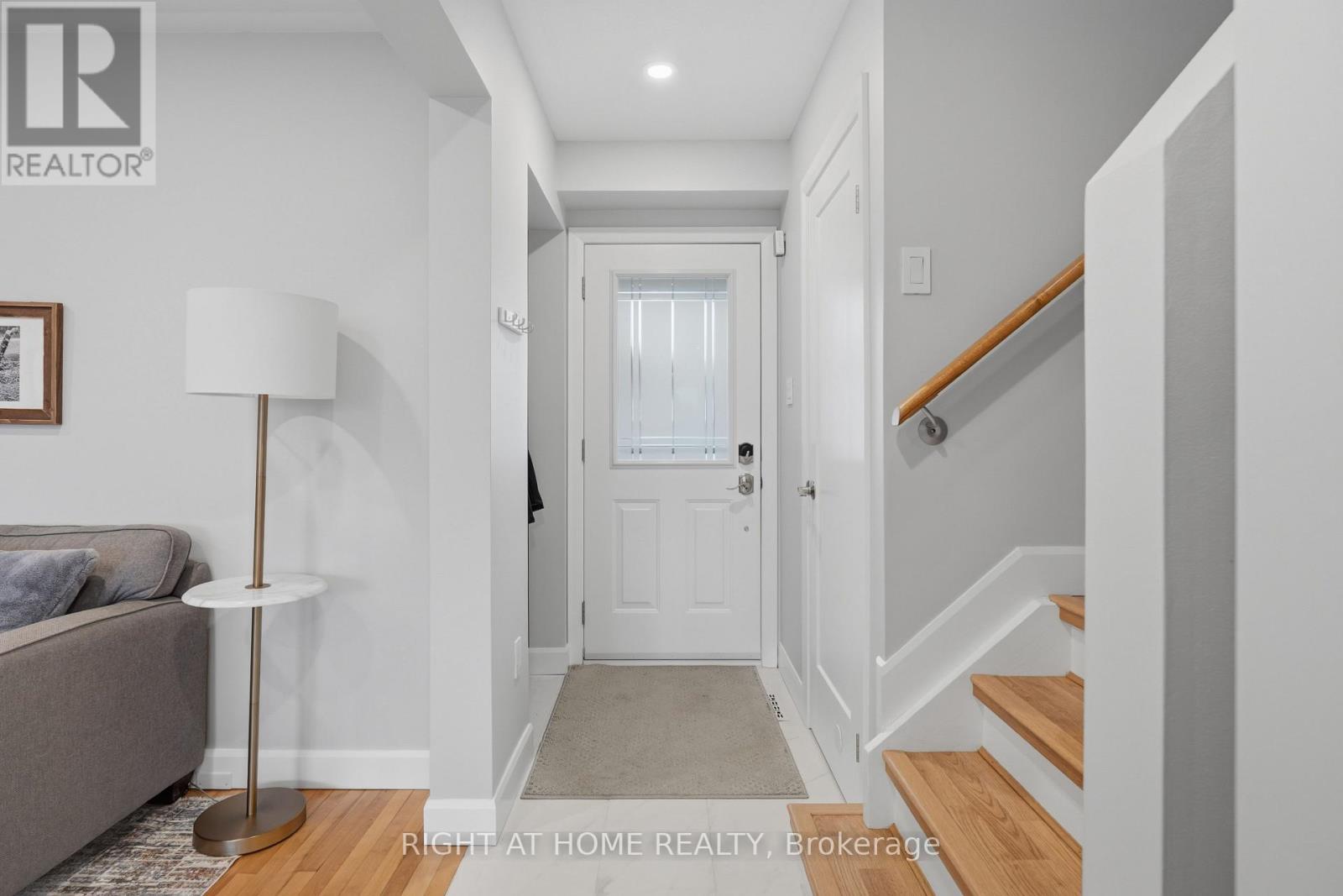 22 SUNSET PLACE, Barrie (Holly), Ontario, L4N0T7 — Photo 5