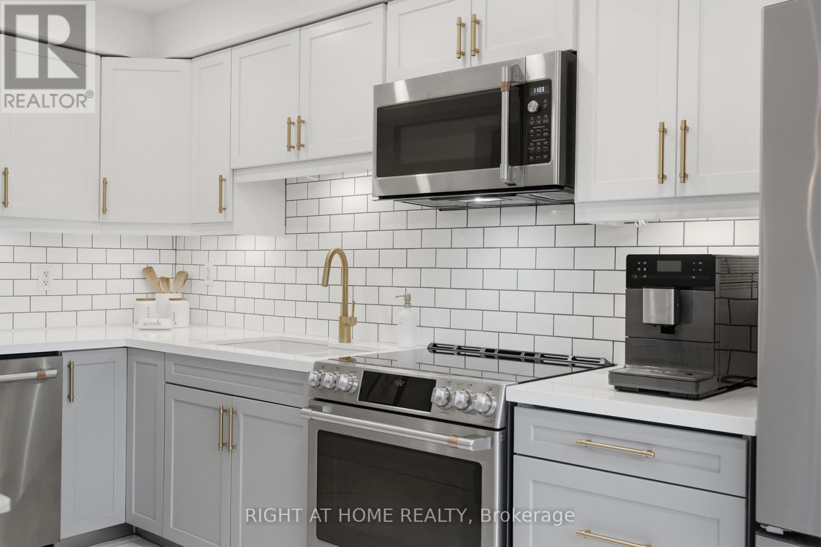 22 SUNSET PLACE, Barrie (Holly), Ontario, L4N0T7 — Photo 9