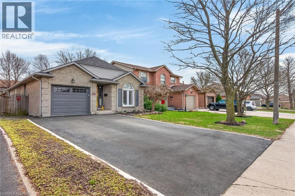 23 JULIEBETH Drive, Hamilton, Ontario, L9B2N6 — Photo 3