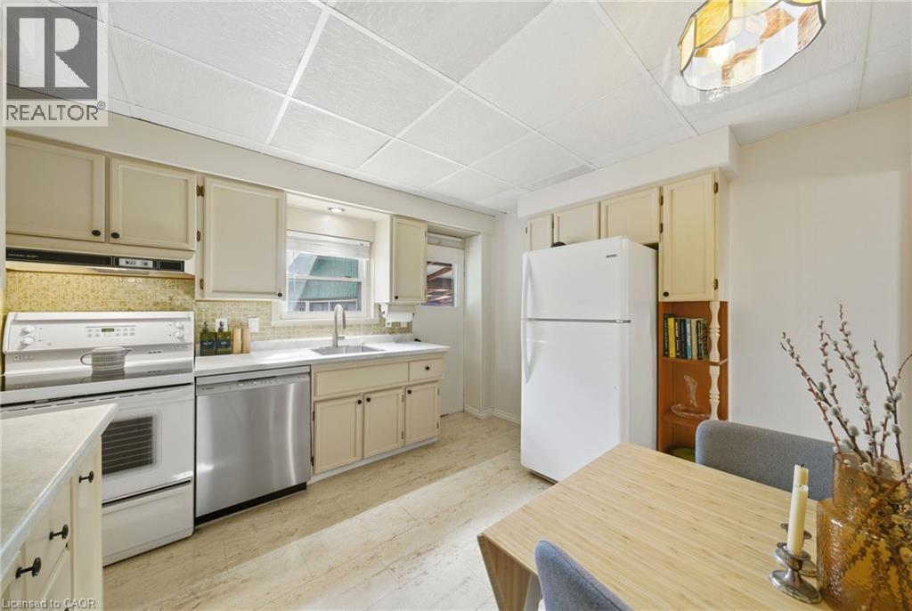 752 NINTH Avenue, Hamilton, Ontario, L8T2A6 — Photo 3