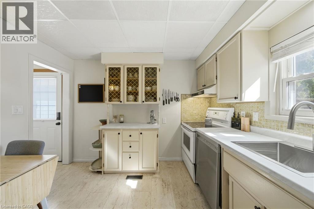 752 NINTH Avenue, Hamilton, Ontario, L8T2A6 — Photo 5