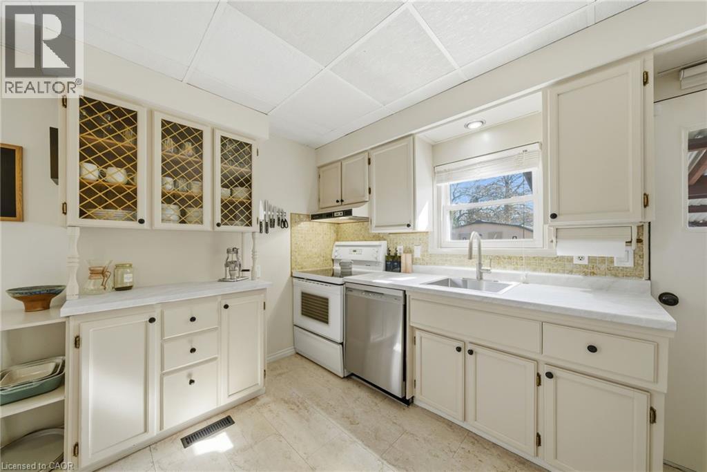 752 NINTH Avenue, Hamilton, Ontario, L8T2A6 — Photo 6