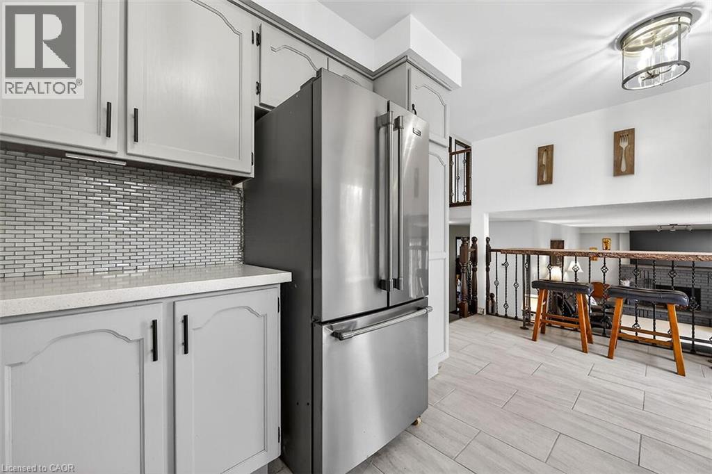 56 HUMMINGBIRD Lane, Hamilton, Ontario, L9A4A9 — Photo 5