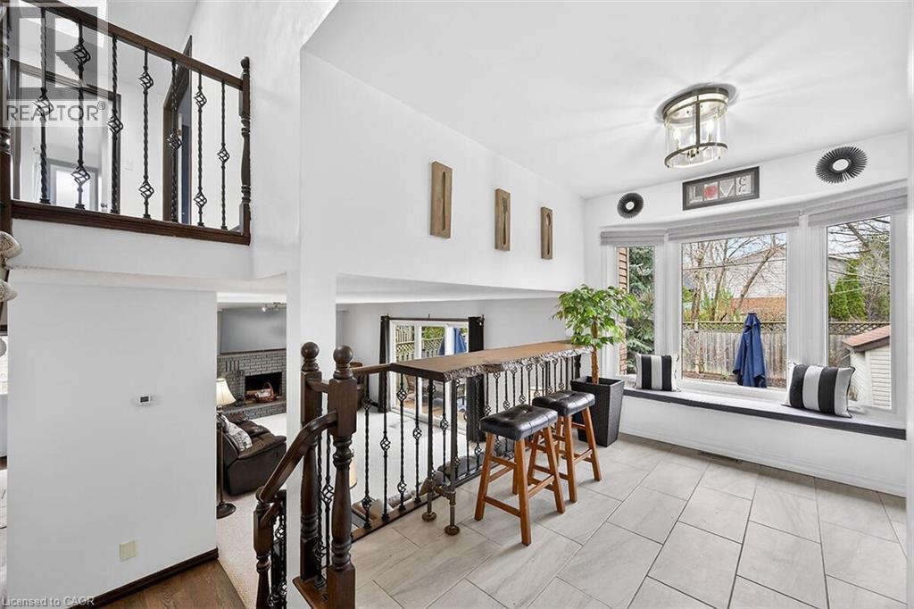 56 HUMMINGBIRD Lane, Hamilton, Ontario, L9A4A9 — Photo 7