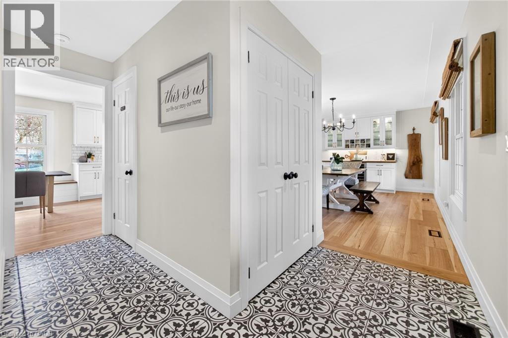 8 WILDAN Drive, Flamborough, Ontario, L8N2Z7 — Photo 6