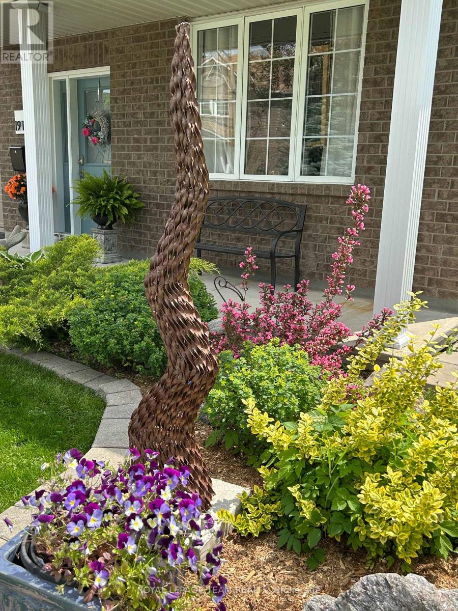 191 CRESTHAVEN DRIVE, Ottawa, Ontario, K2G6Y2 — Photo 2