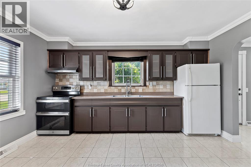 76 TEXAS, Amherstburg, Ontario, N9V2R7 — Photo 10