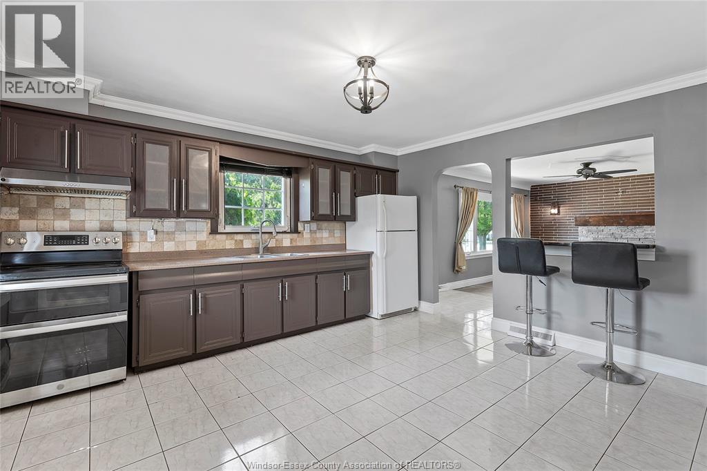 76 TEXAS, Amherstburg, Ontario, N9V2R7 — Photo 11