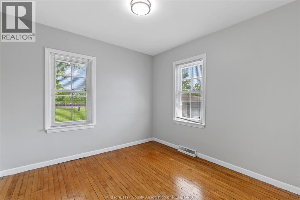 76 TEXAS, Amherstburg, Ontario, N9V2R7 — Photo 17