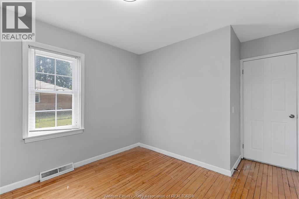 76 TEXAS, Amherstburg, Ontario, N9V2R7 — Photo 18