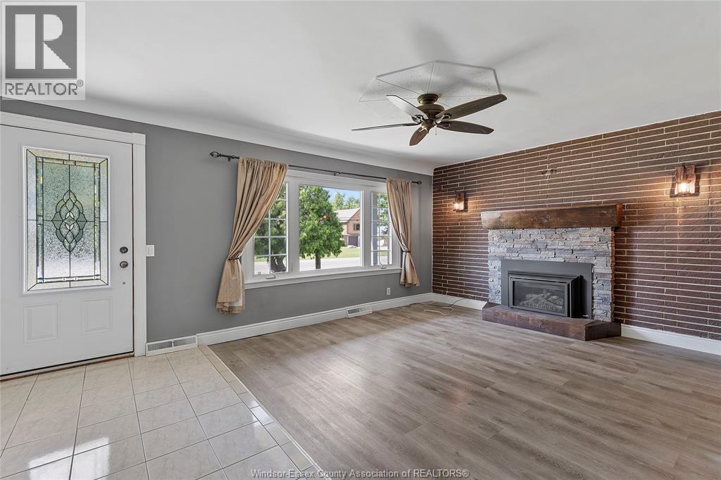 76 TEXAS, Amherstburg, Ontario, N9V2R7 — Photo 4