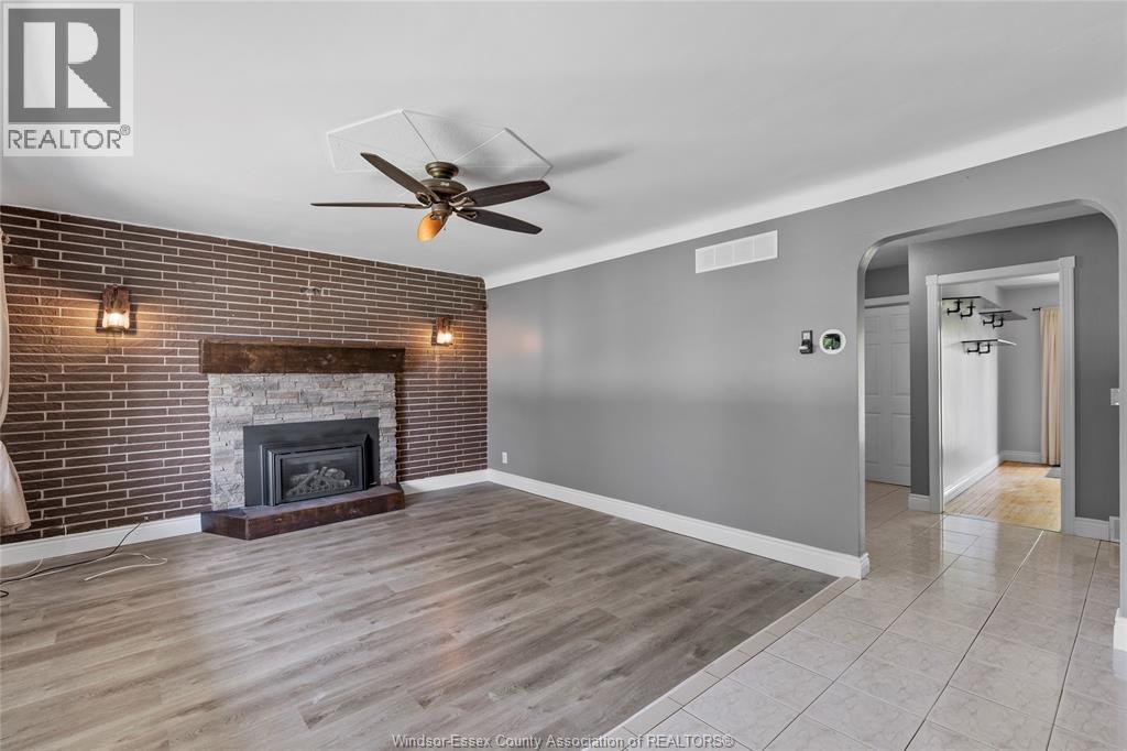 76 TEXAS, Amherstburg, Ontario, N9V2R7 — Photo 5